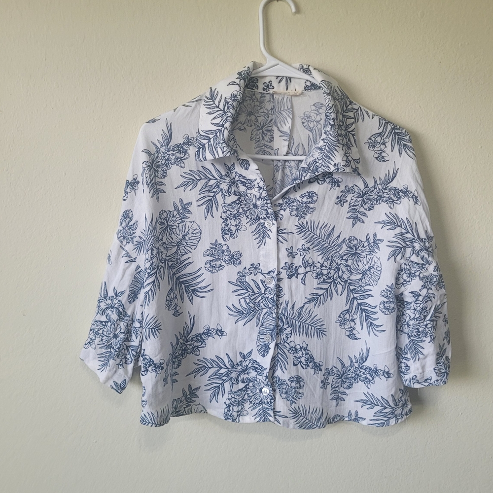 ILLA ILLA Navy and White Floral Top
